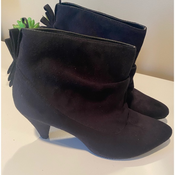 Shoes - Faux Suede Black Booties with Bows